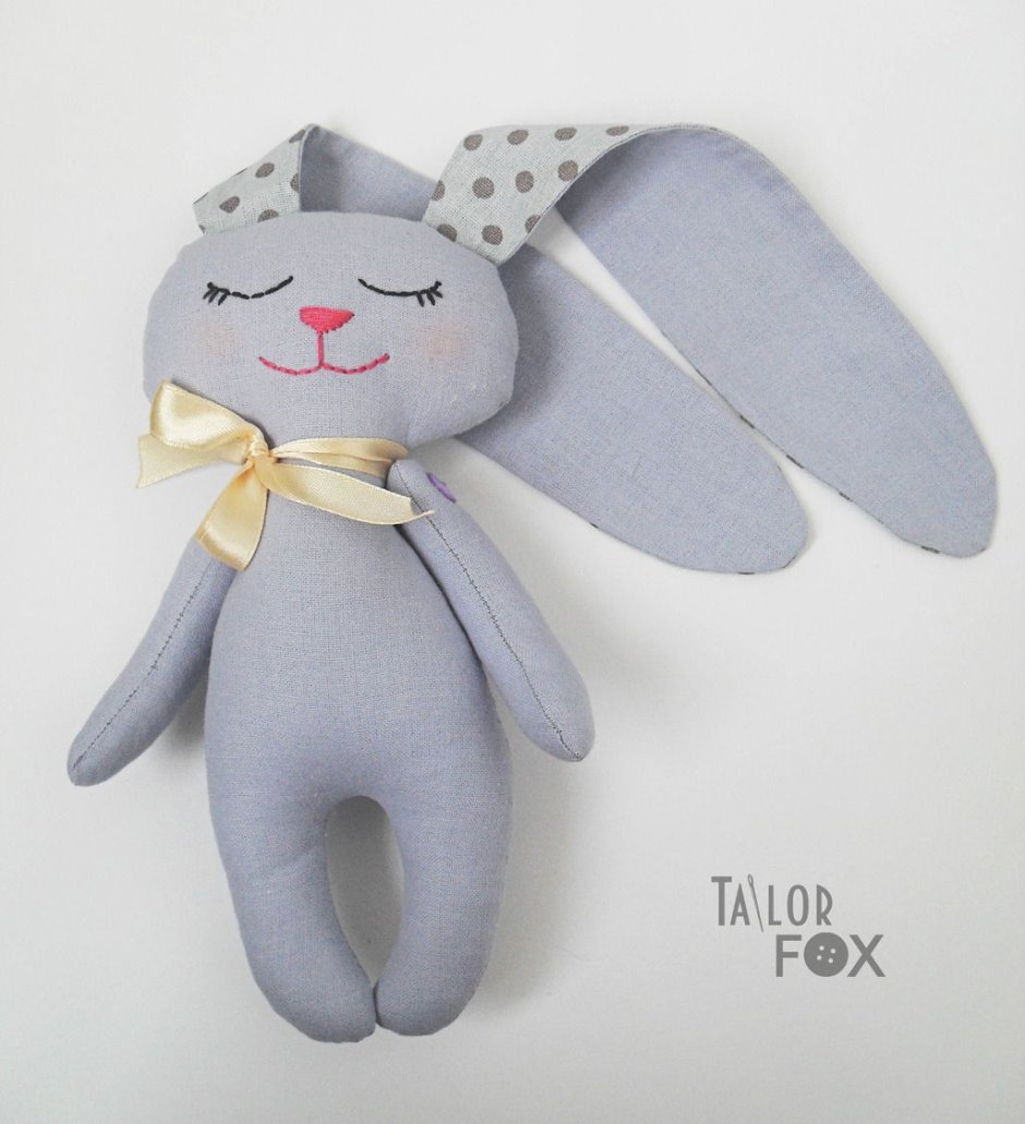 Зайчик сплюшка амигуруми