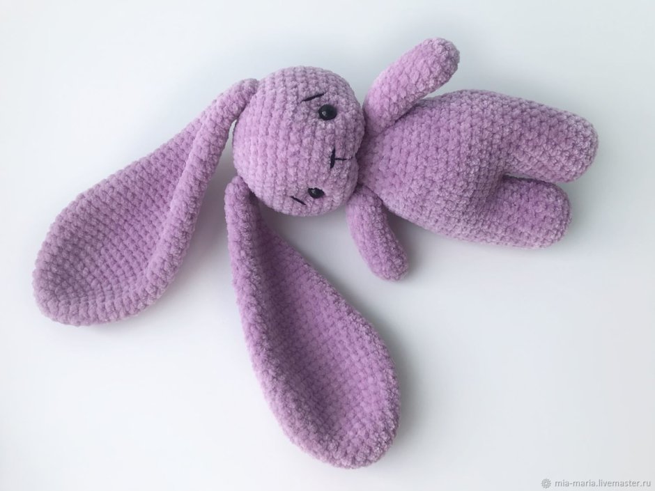 Зайка лежит