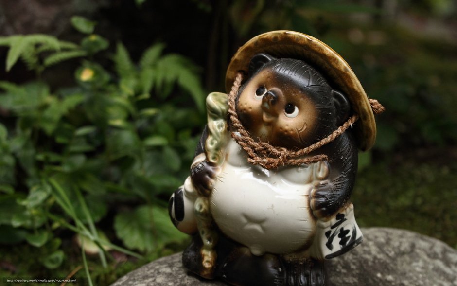 Тануки фигурка