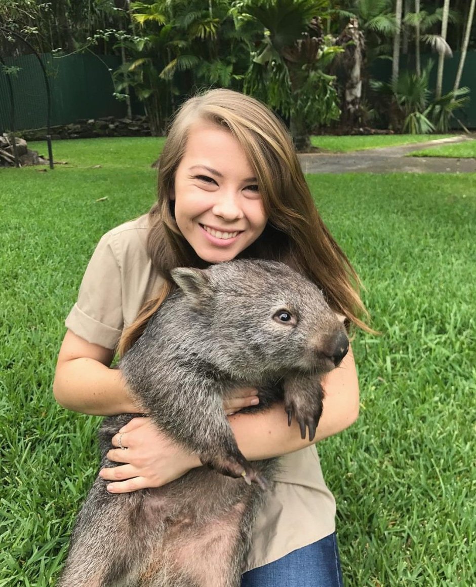 Женщина с вомбатом