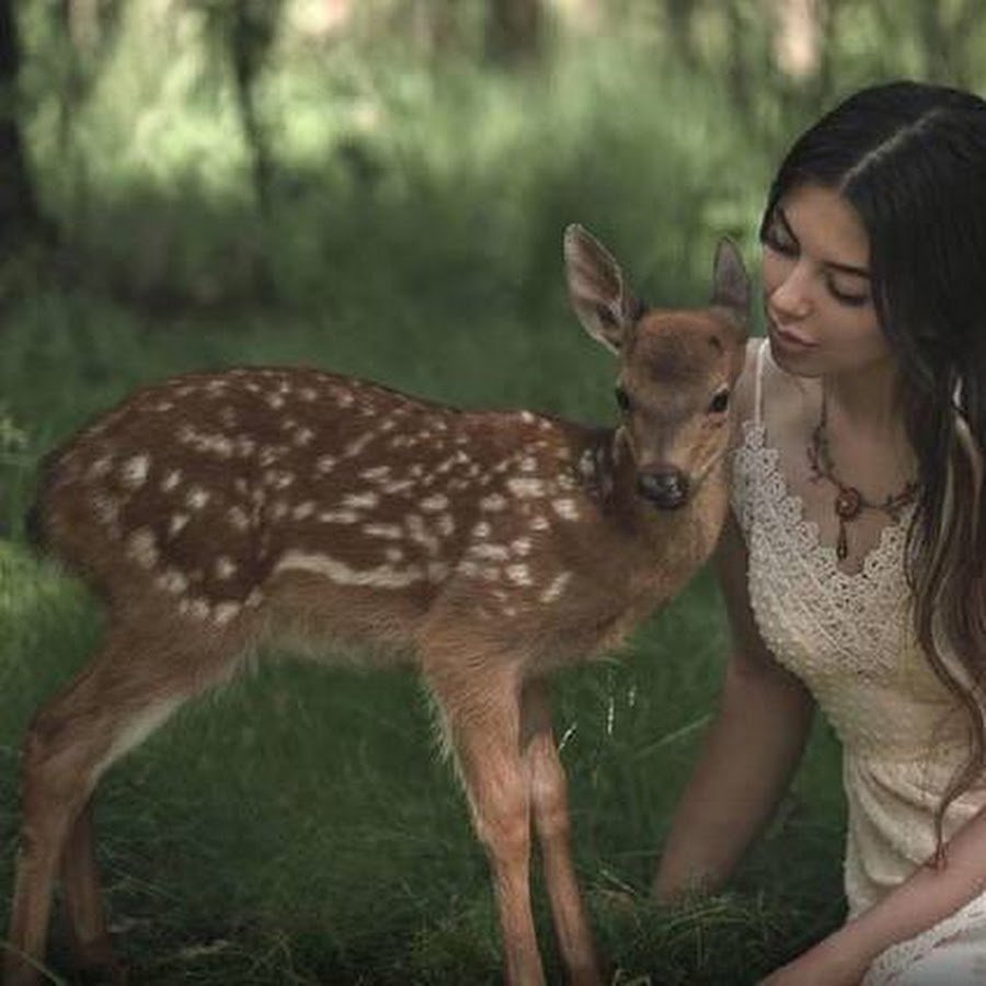 Девушка Олененок