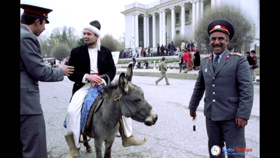 Таджик на осле