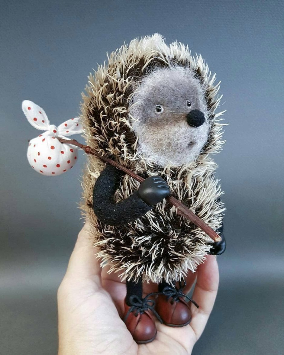 Ежик с узелком