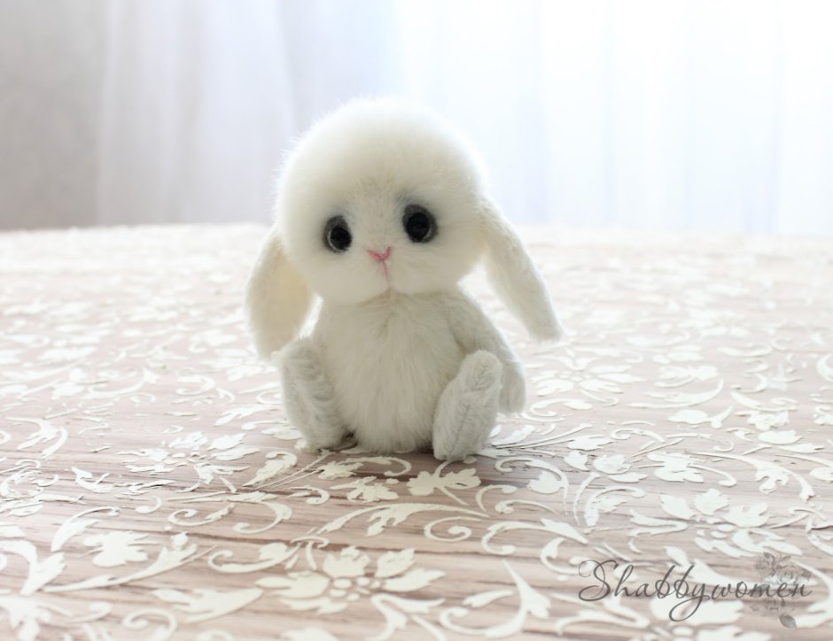 Вислоухий заяц игрушка