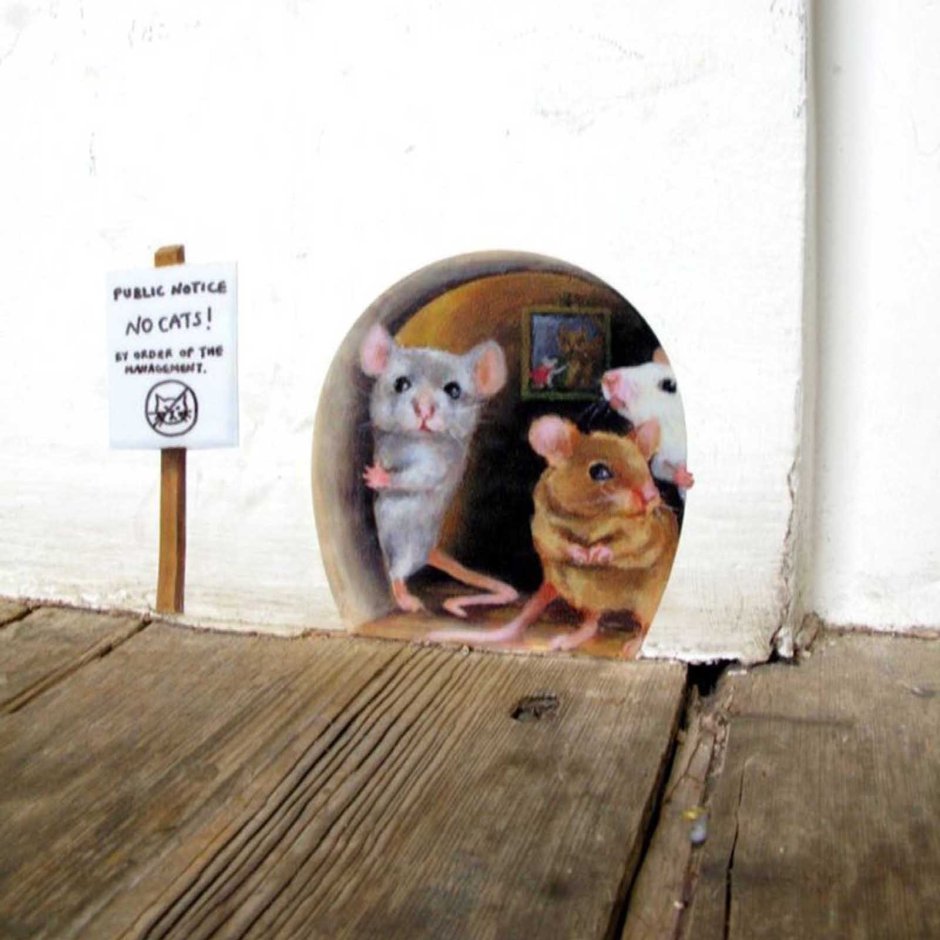 Мышонок в норке