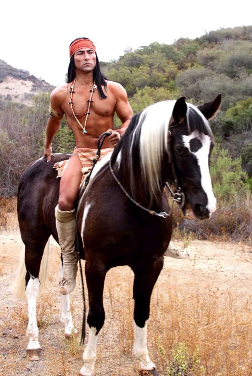 Конь мужик баб. Джей Таваре индеец. Джей Таваре 2021. Индеец верхом на лошади. Мужчина на коне.