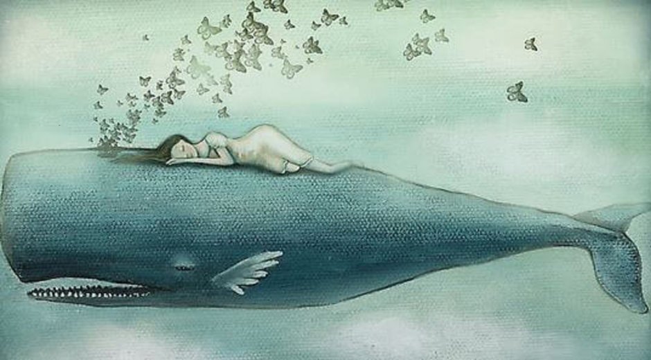 Кит в воде