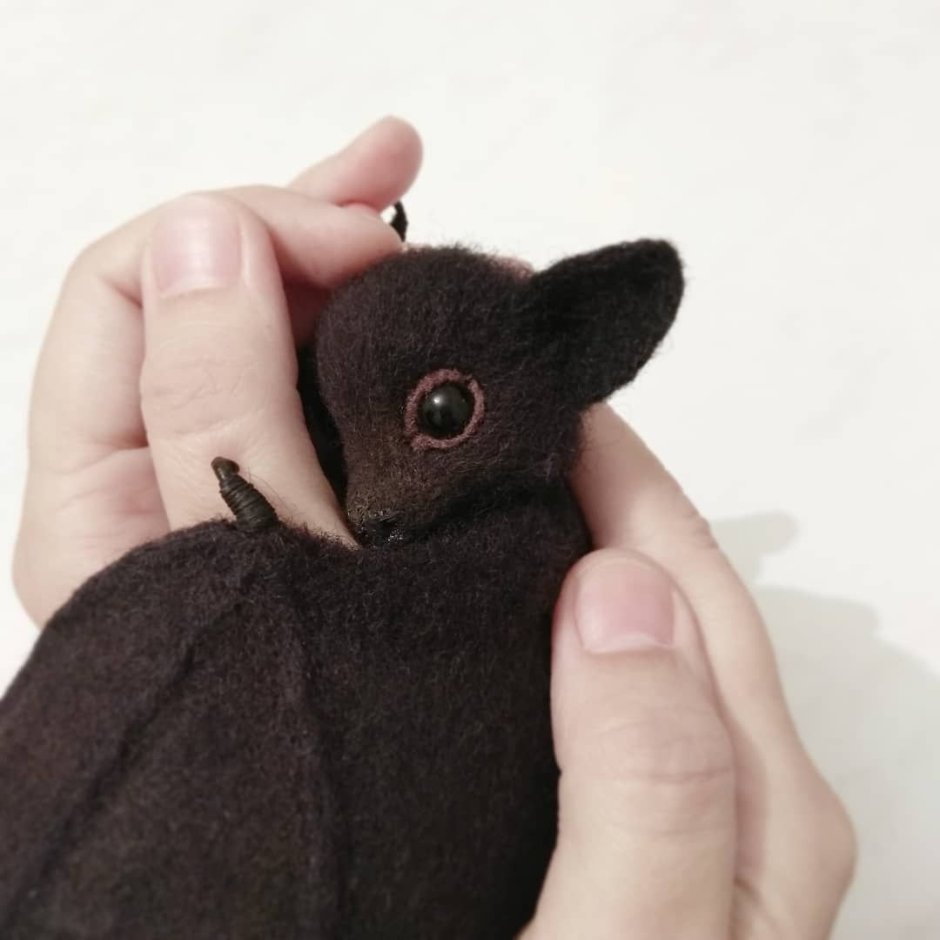 Летучая мышь игрушка