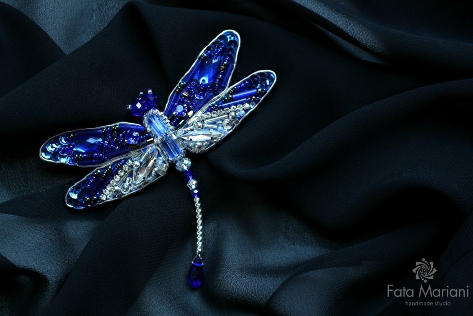 Брошь Стрекоза синяя из бисера