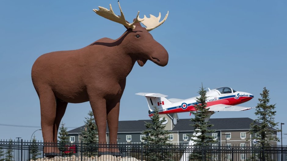 Громадный Лось