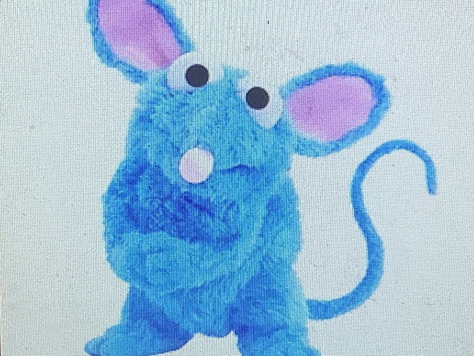Синий игрушечный мышонок