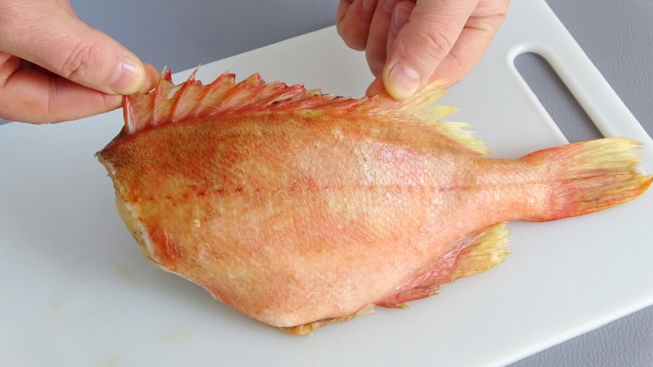 Окунь запеченный