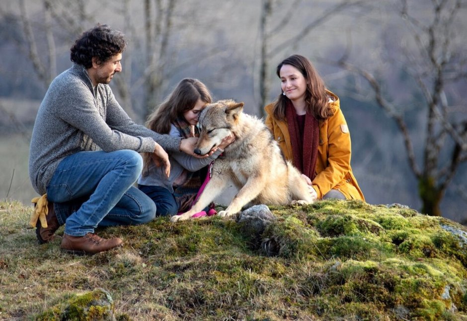 Амазонка с волком