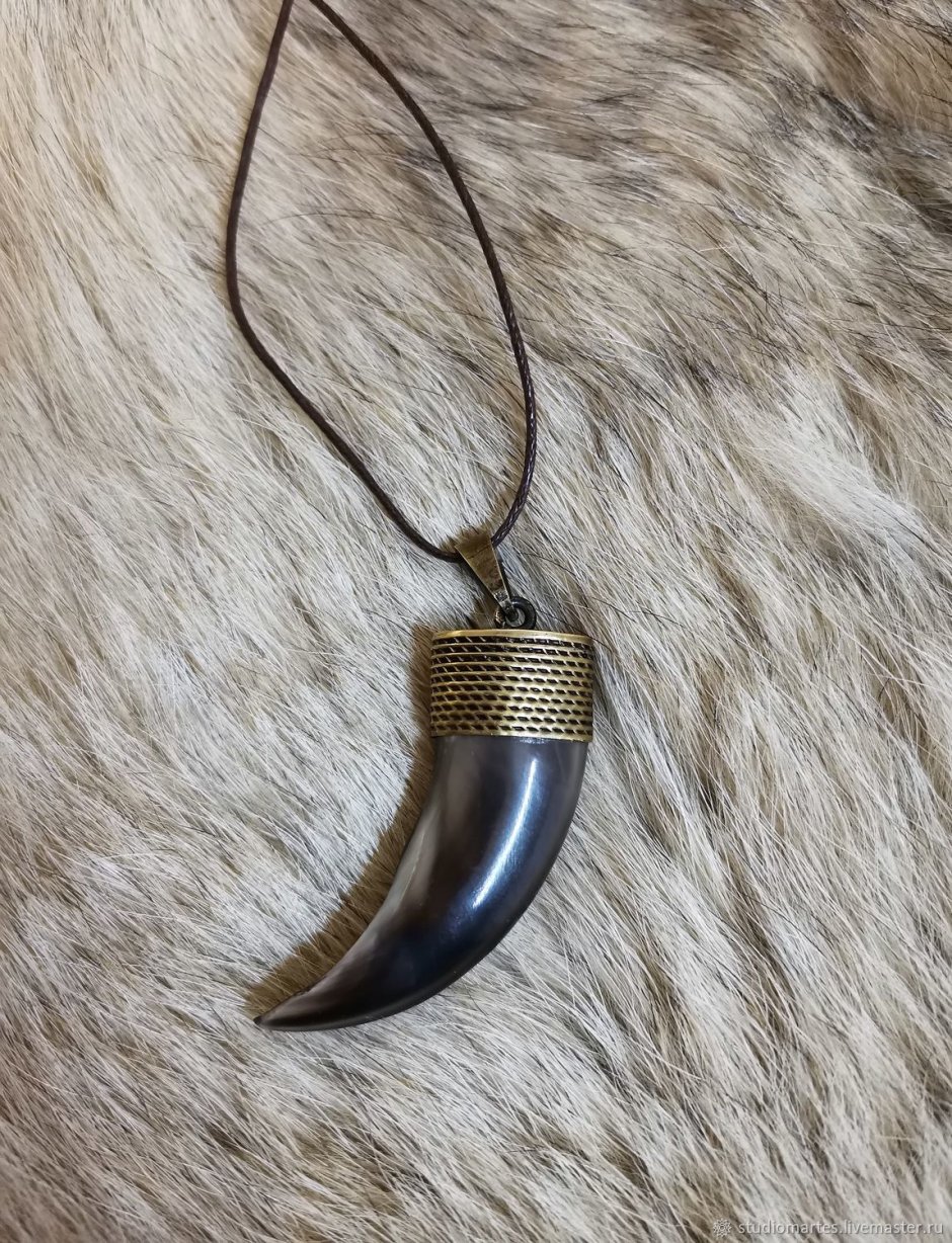 Подвеска янтарь коготь