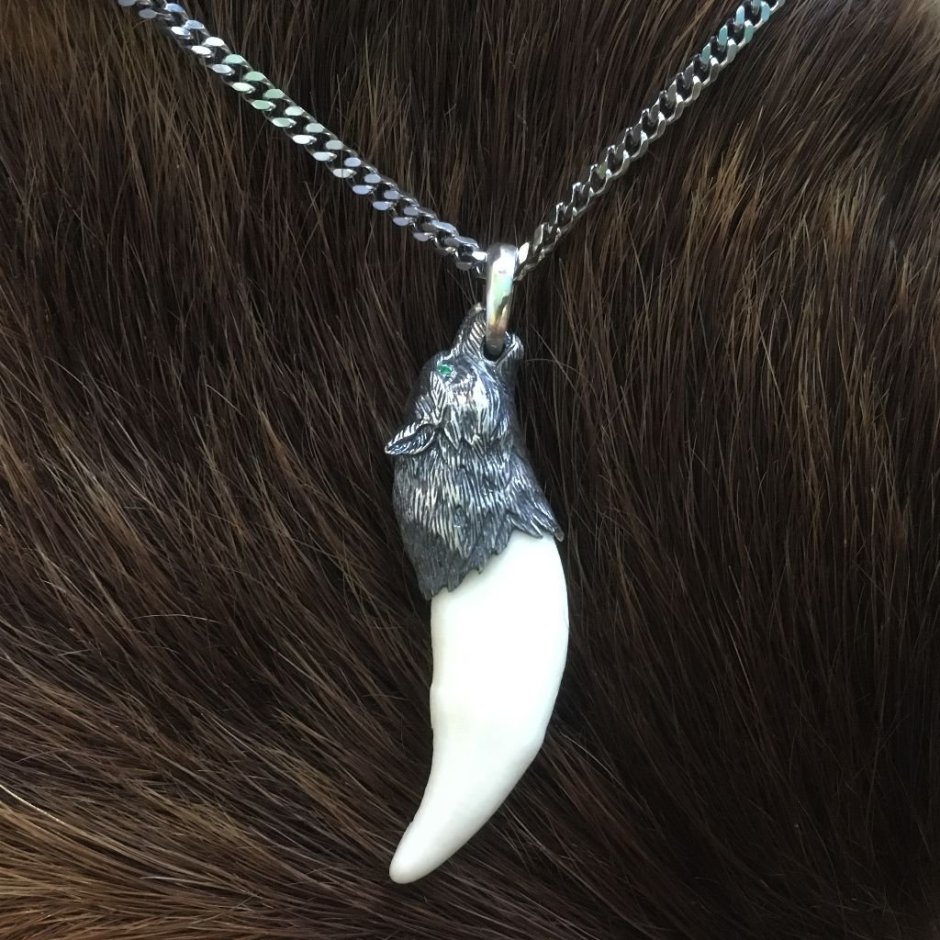 Талисман из клыка медведя