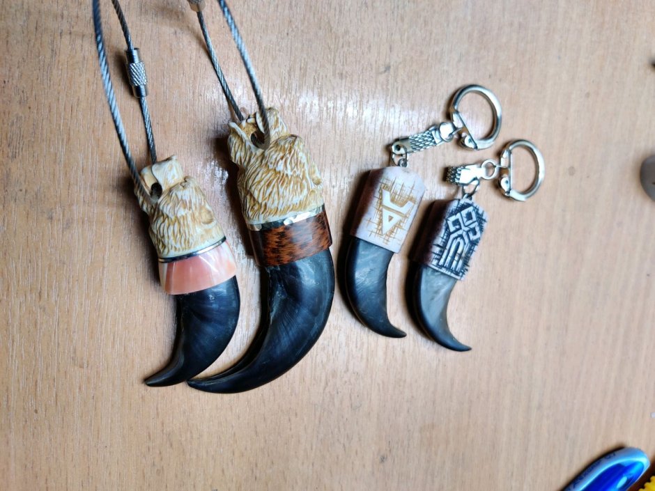 Клык медведя оберег