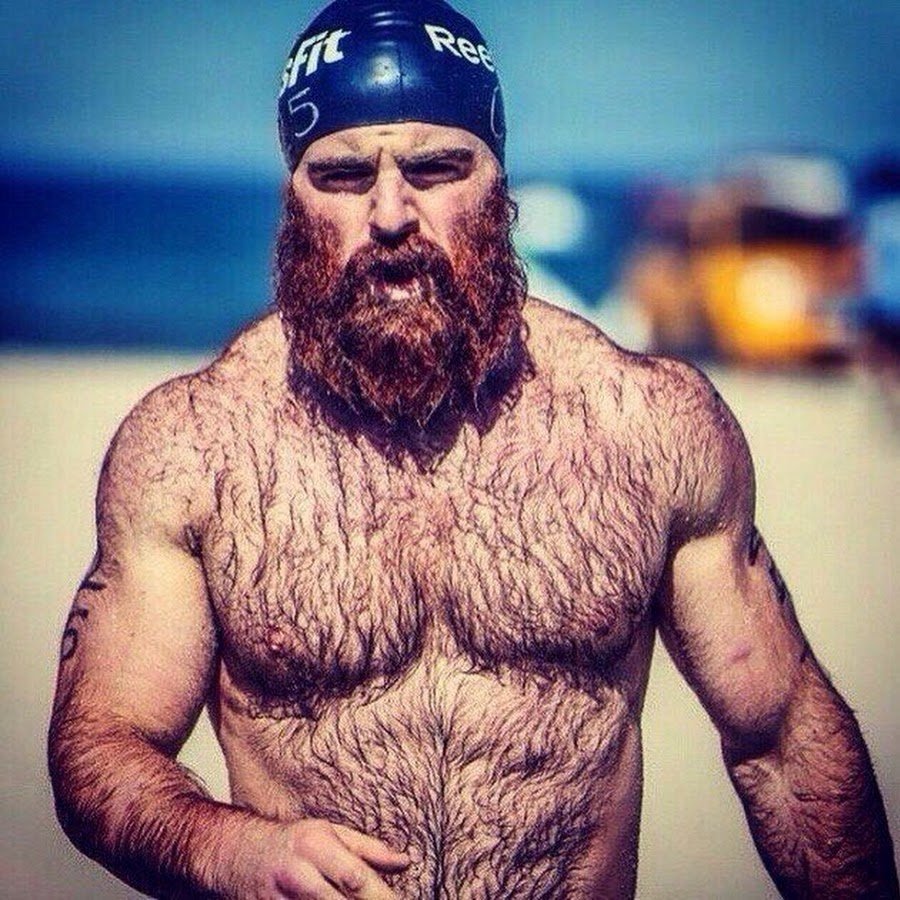 Здоровый бородатый мужик