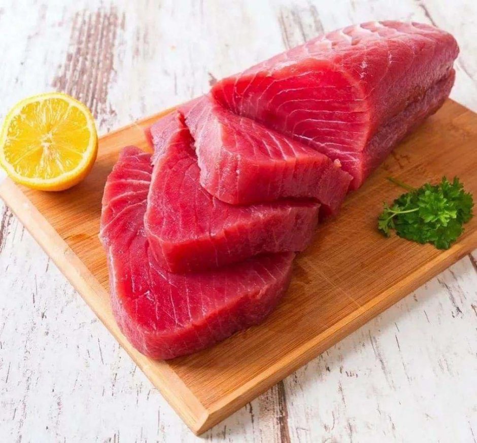 Тунец на тарелке