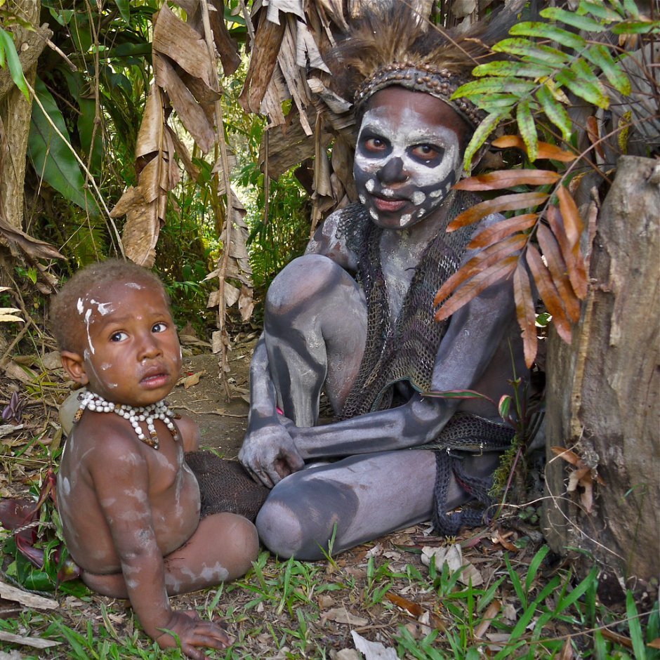 Украшения в носу у папуасов
