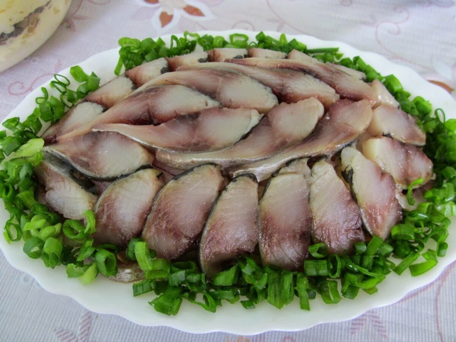 Соленая сельдь и скумбрия