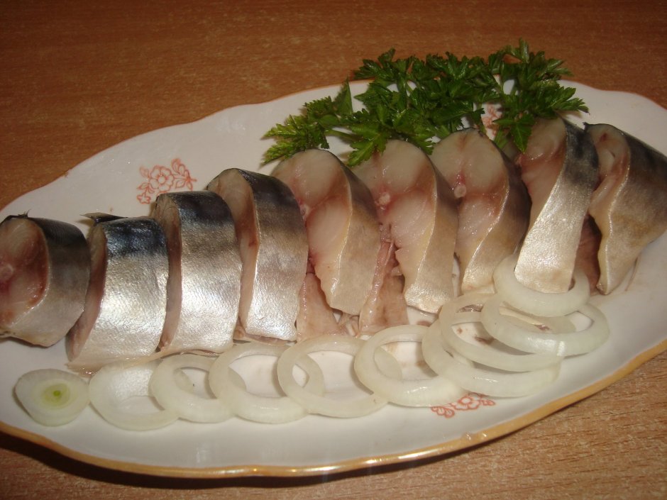 Селедочка скумбрия с лучком
