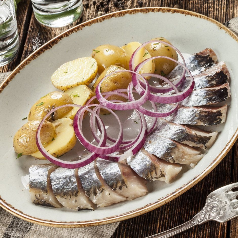 Селедочка с картошечкой и лучком