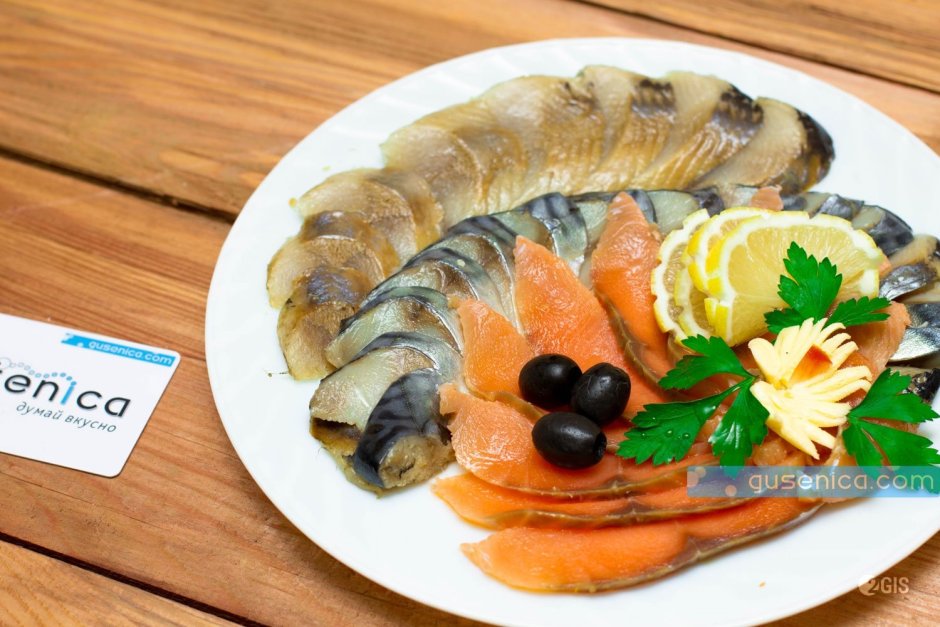 Рыбная тарелка сельдь и скумбрия