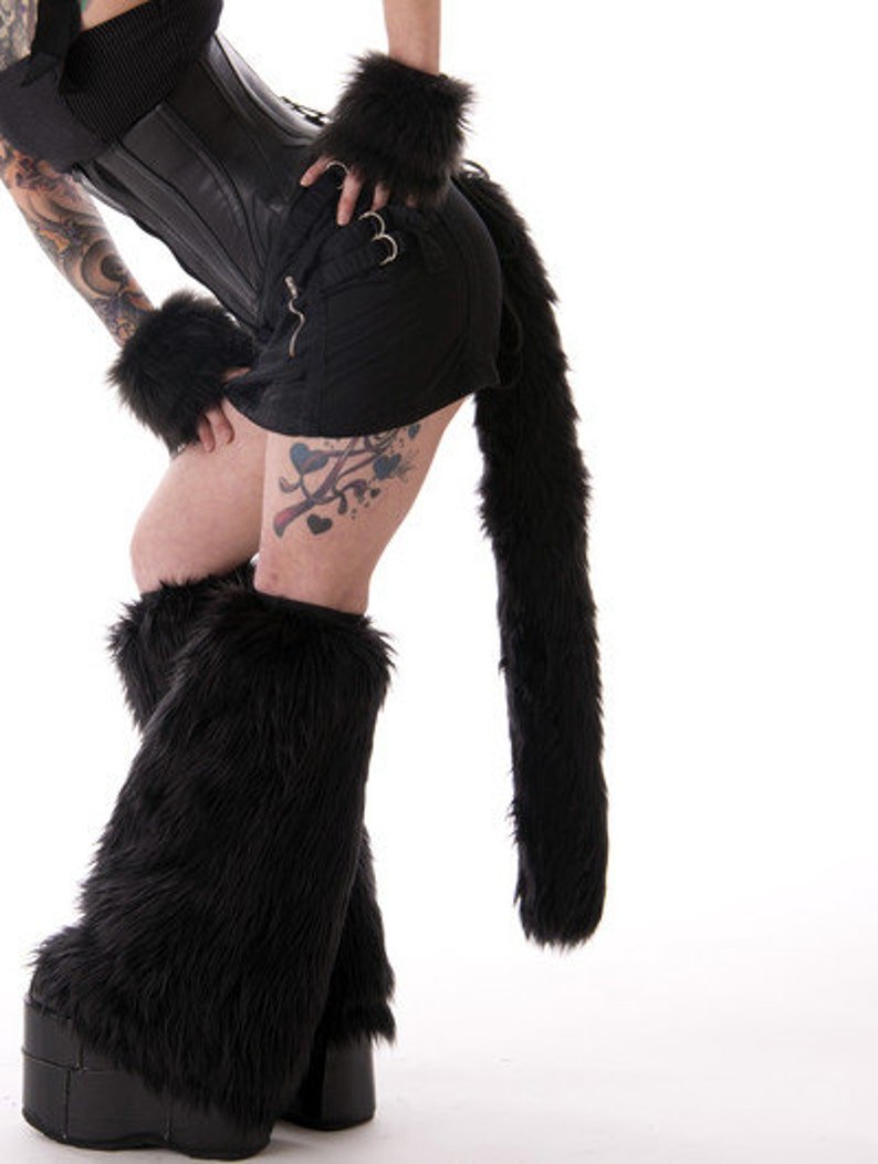 Кошачий хвостик для девушки