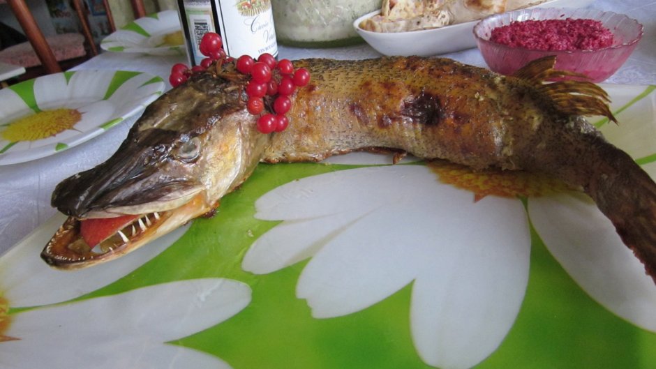 Щука фаршированная чулком