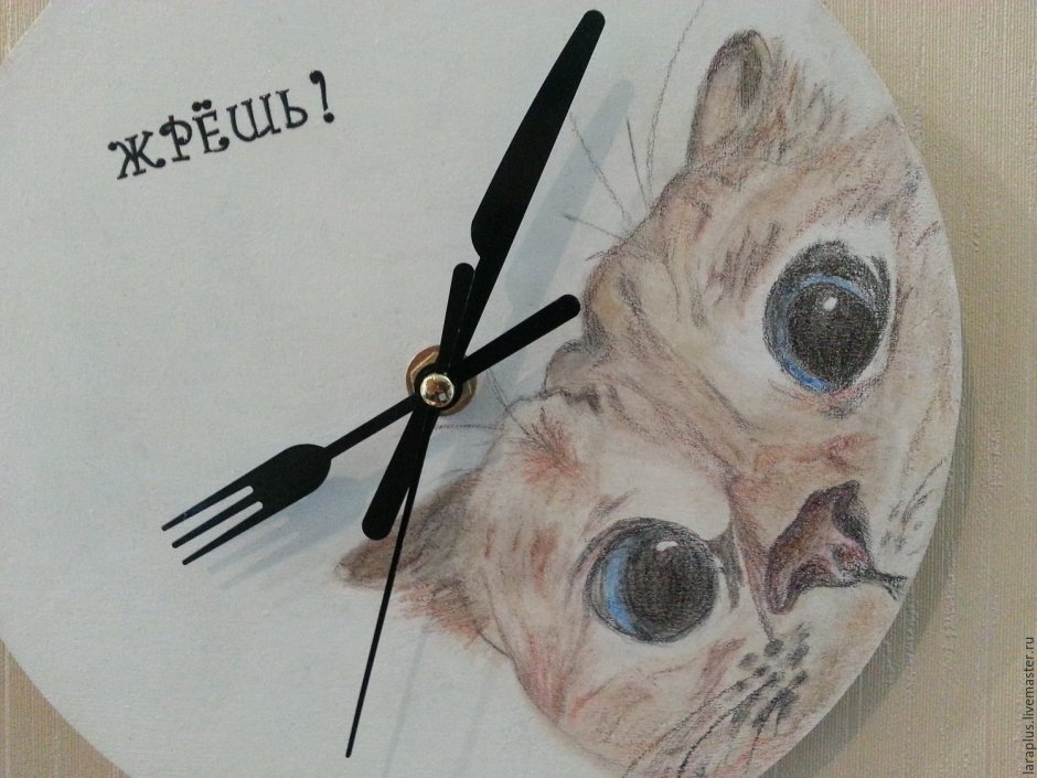 Часы настенные кот с коготками