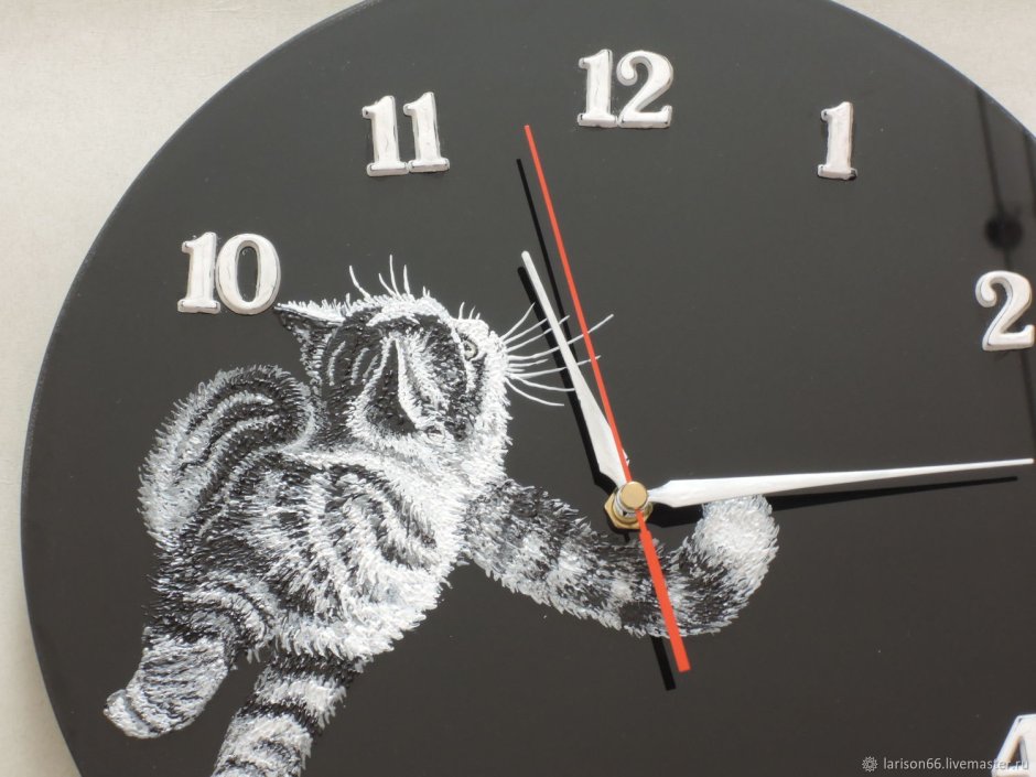 Котик и часы