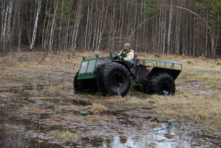 Трицикл Урал болотоход
