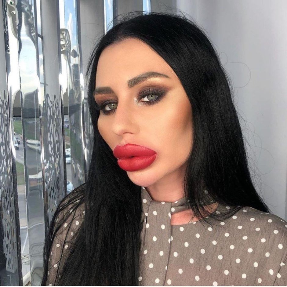 Виктория Уайлд большие губы