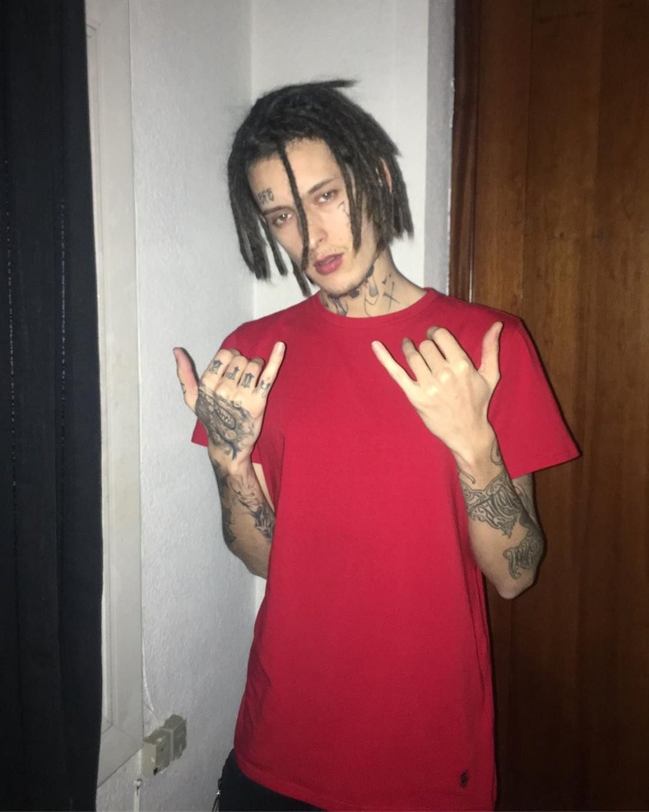 Кизару паук отжимается