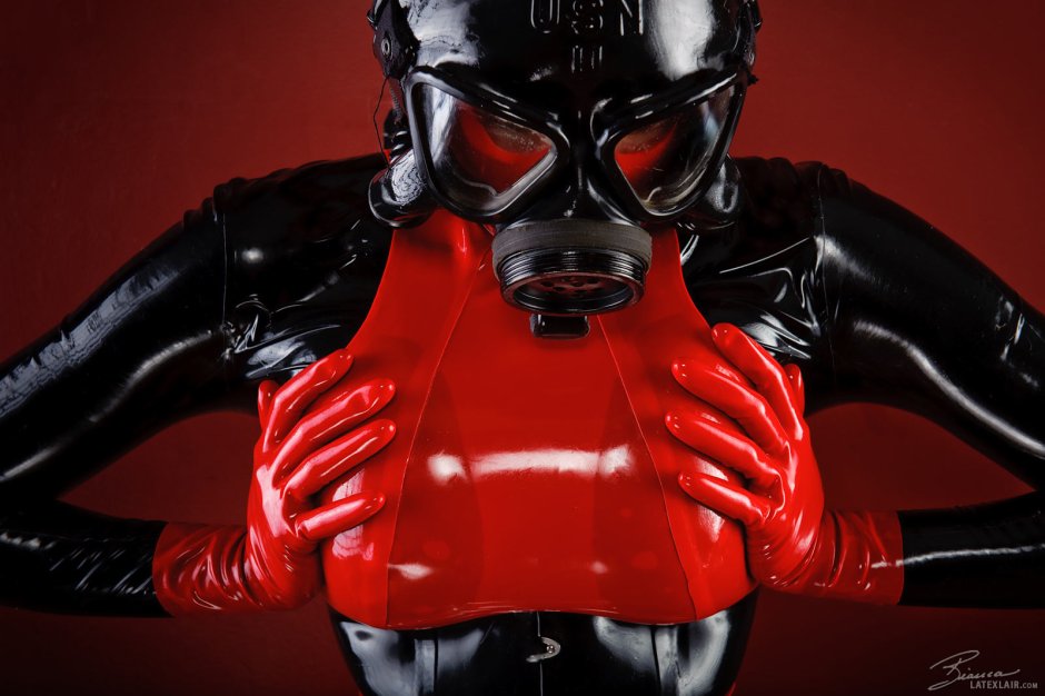 Алексис Лопес модель латекс