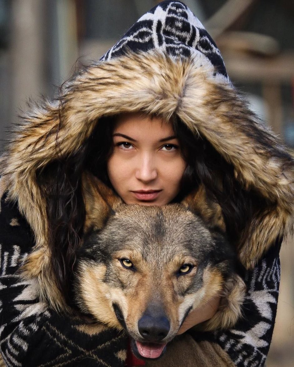 Туран с девушками