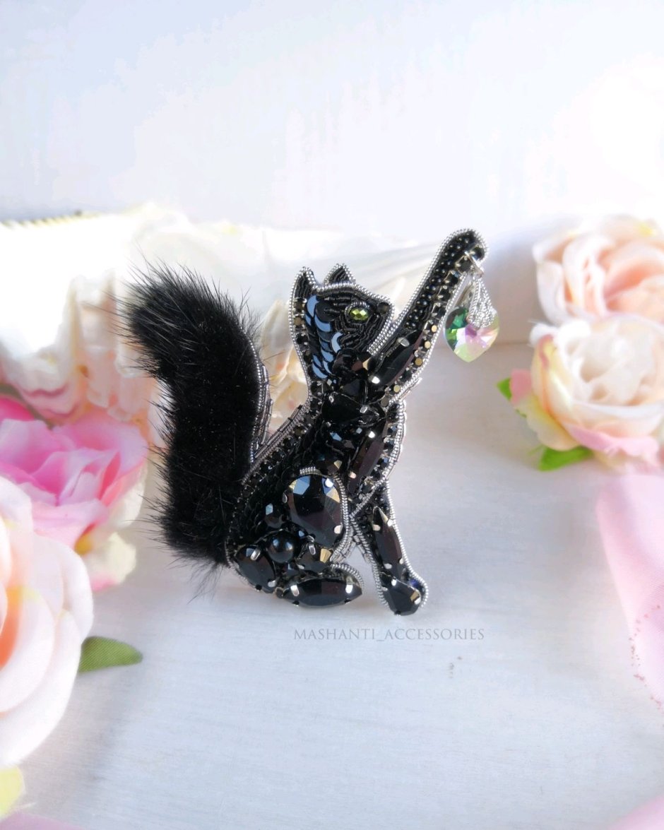 Брошь «кошечка»