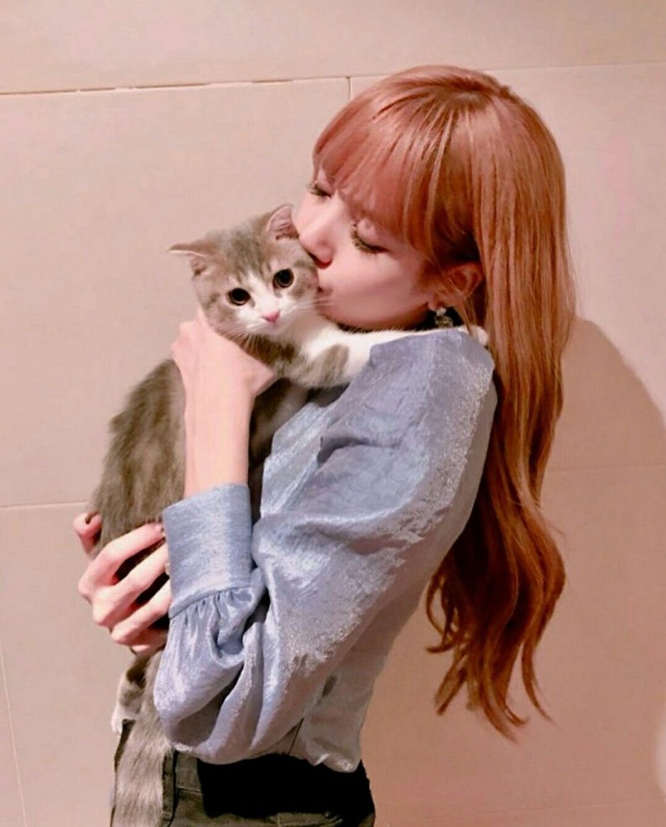 BLACKPINK Lisa и Лео