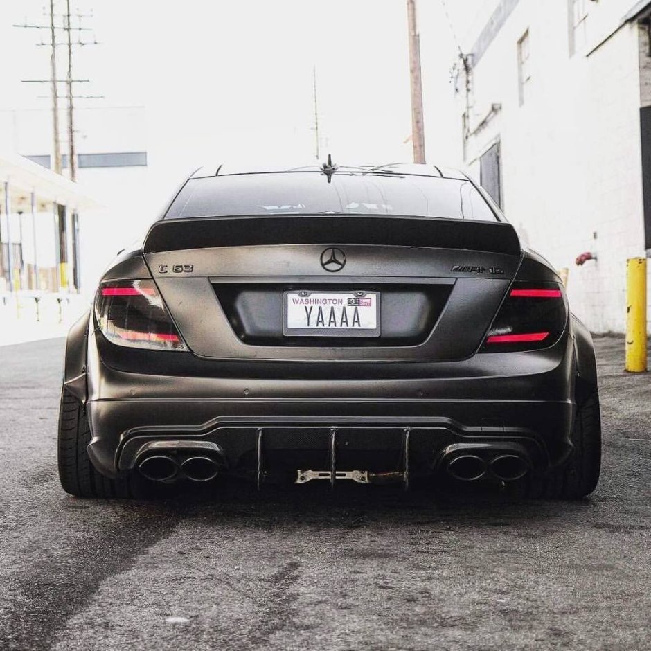 Mercedes Benz c63 AMG w204 Coupe