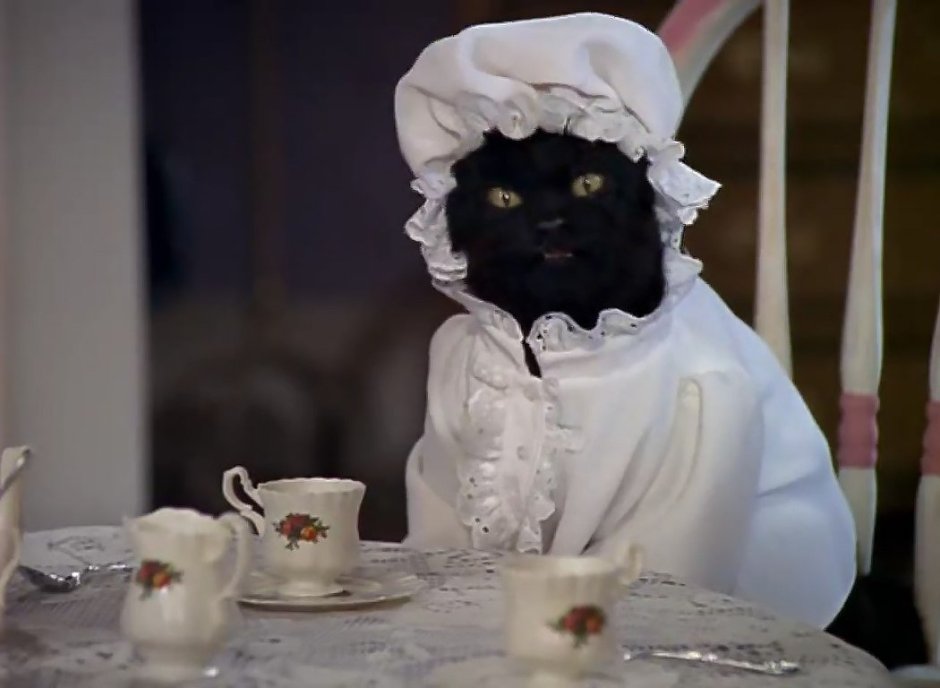 Сабрина маленькая ведьма кот с пилкой для ногтей