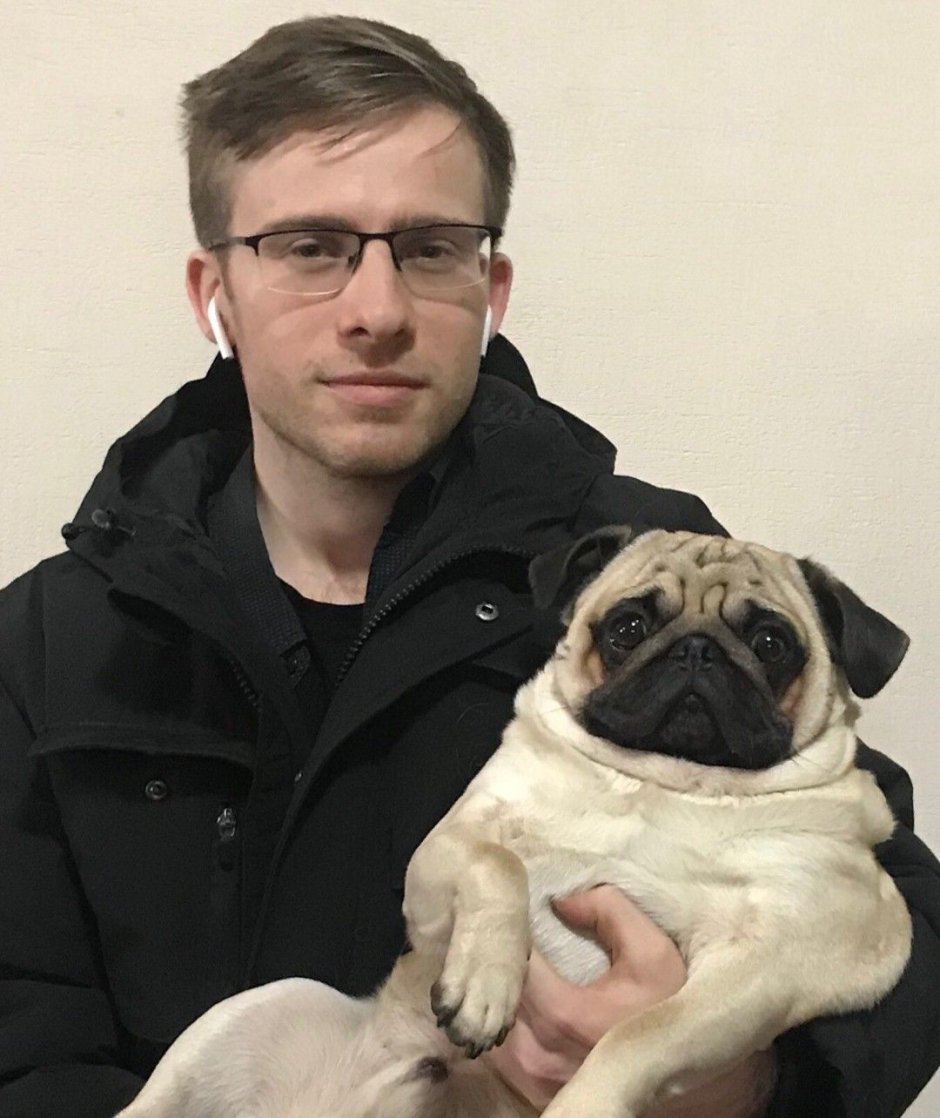 Алексей Шевцов с мопсом