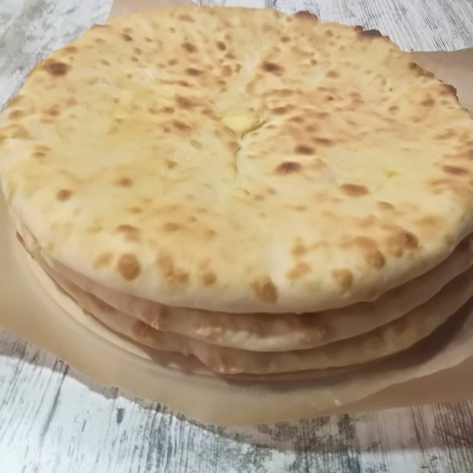 Осетинский стол три пирога