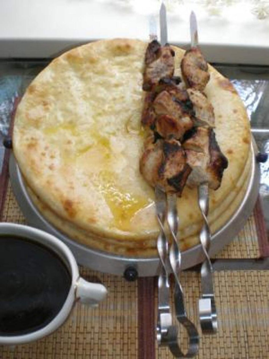 Осетинские пироги и три ребра