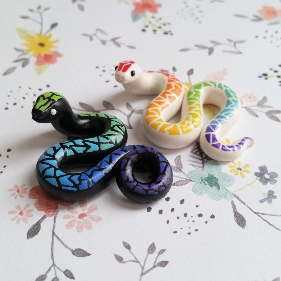 Стилизованная змея