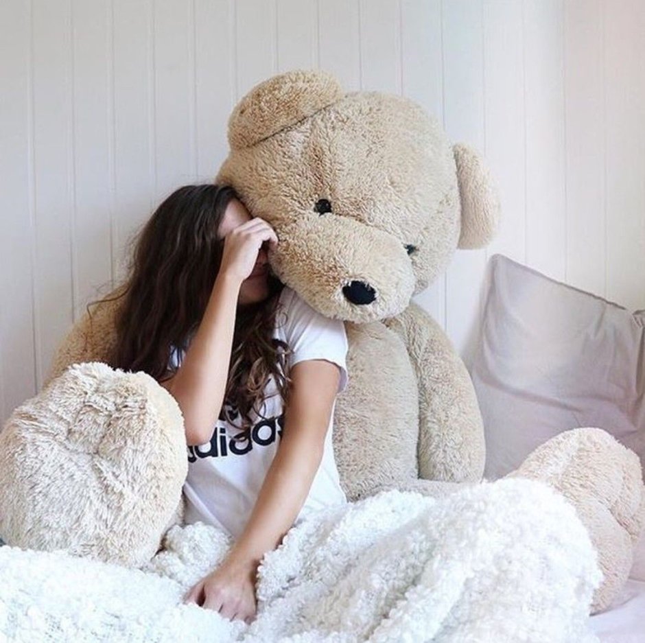 Мишка скучает