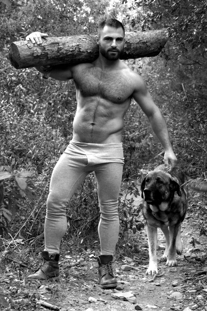 Накаченный лесоруб