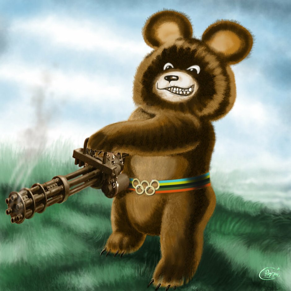 Накаченный волосатый мужчина