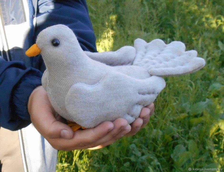 Птичка с руками Мем