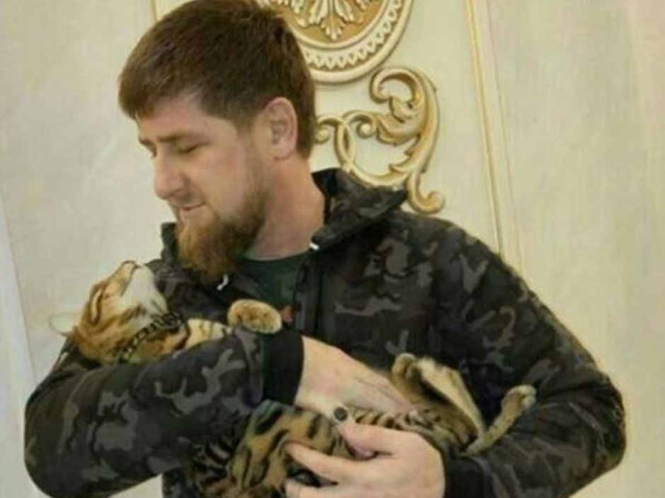 Кадыров с мишкой