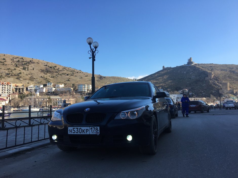 В Балаклаве в машине